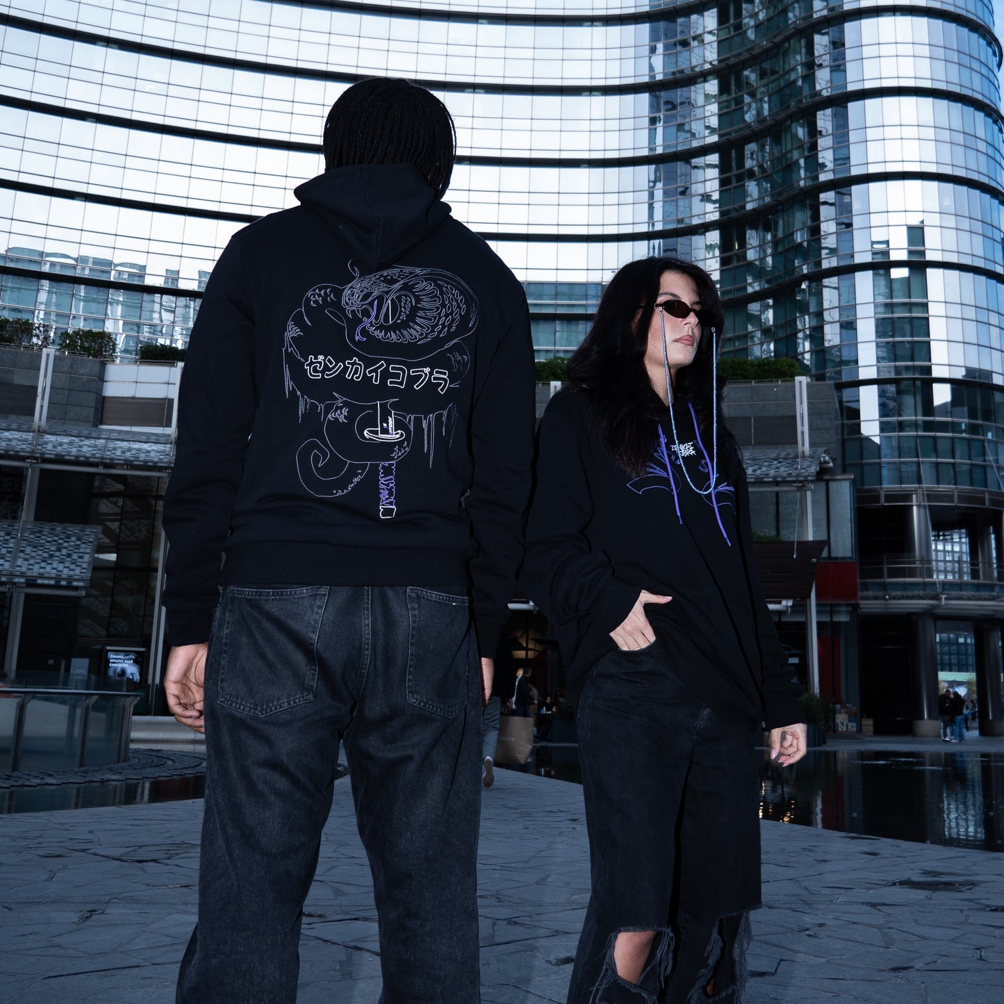 Felpa hoodie Zenkai Cobra Wakizashi nera con ricamo streetwear